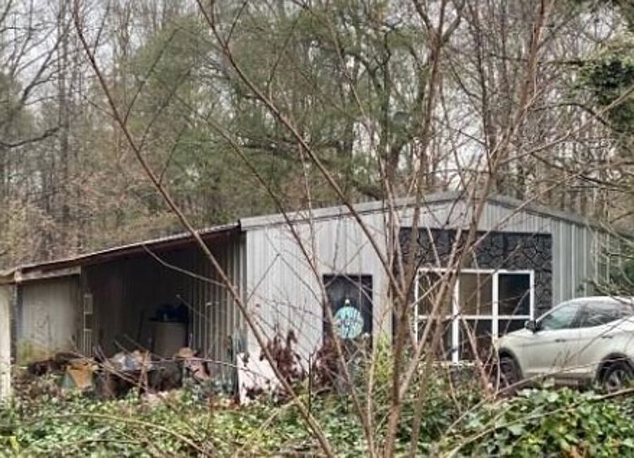 2nd image of 190 Calhoun Rd