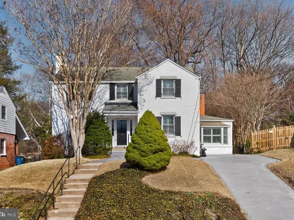 8515 Rosewood Dr, Bethesda, MD 20814