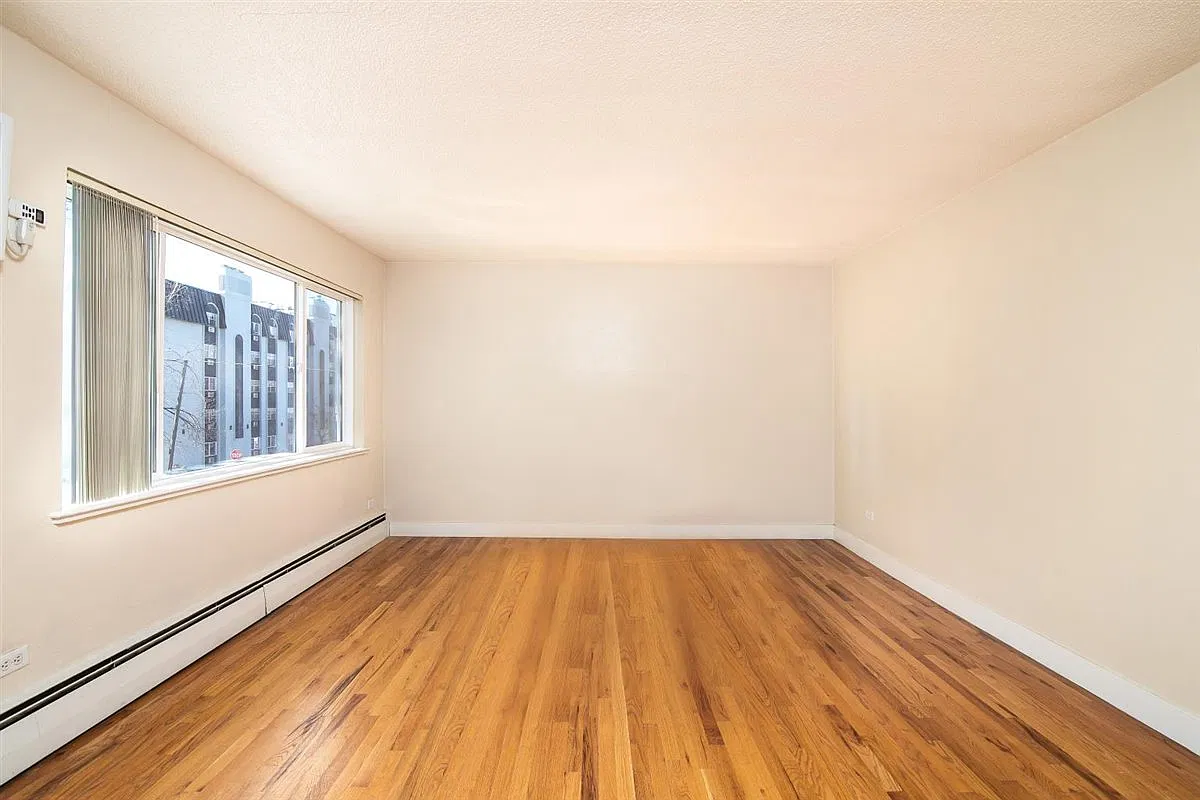 Esplanade Apartments — Photo 4
