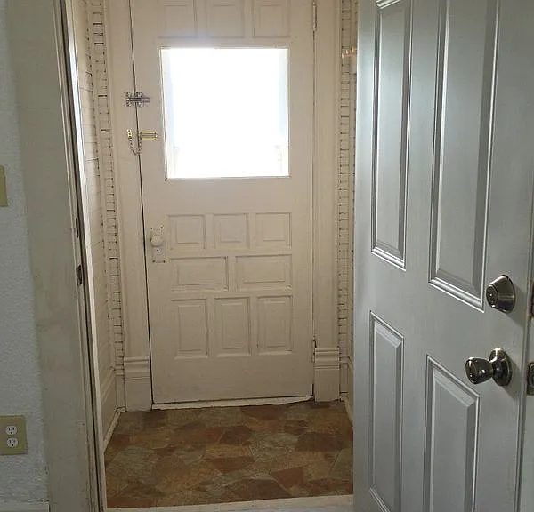 427 N Oak Ave #1 — Photo 1