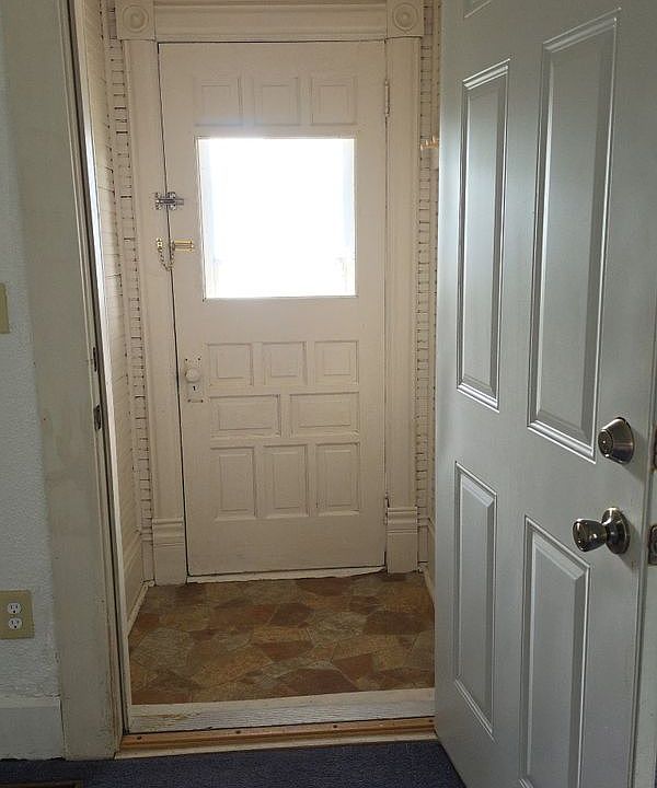 1st image of 427 N Oak Ave #1