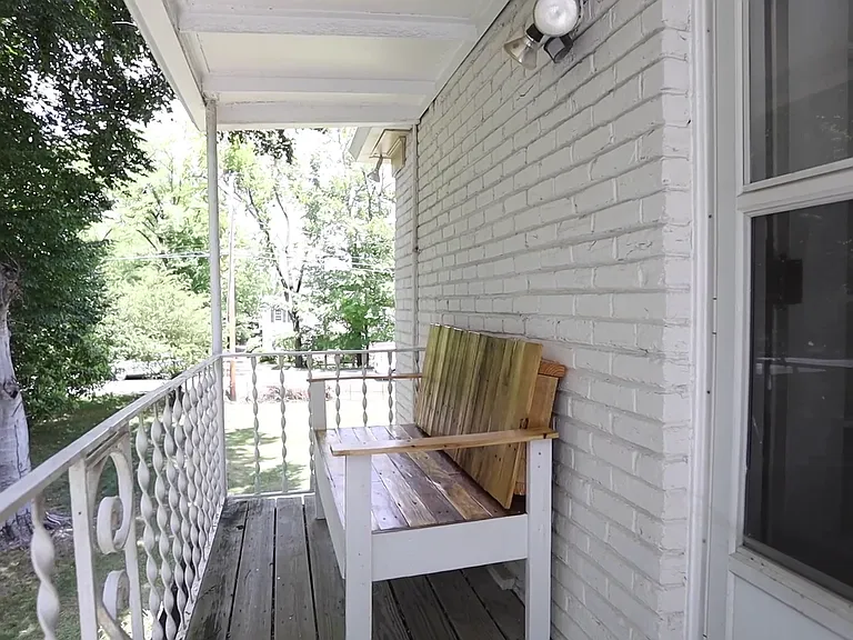 3927 Woodlawn Dr — Photo 17