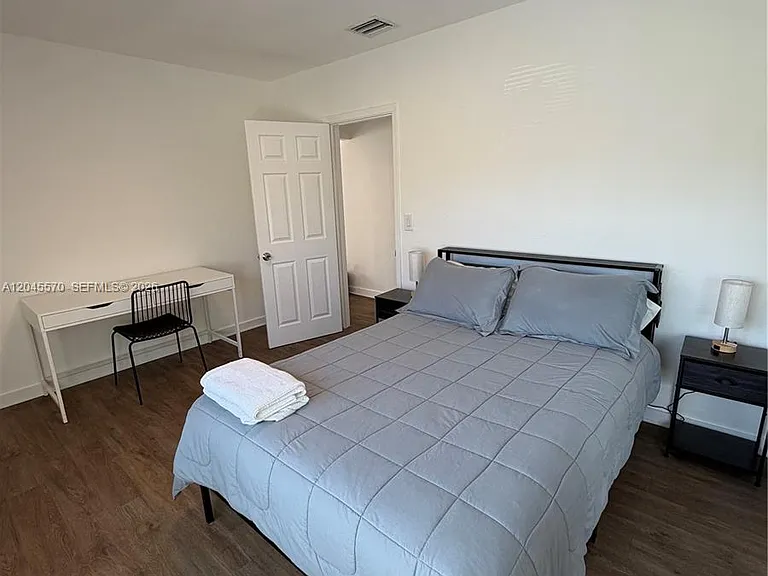 1215 NE 109th St #1215 — Photo 15