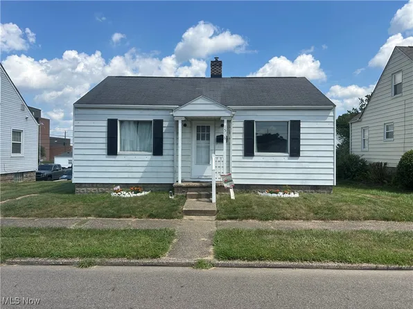 1516 Elm St, Coshocton, OH 43812