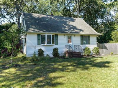 56 Elliot Avenue, Lake Grove, NY, 11755