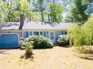 8 Holiday Ln, Sandwich, MA 02563