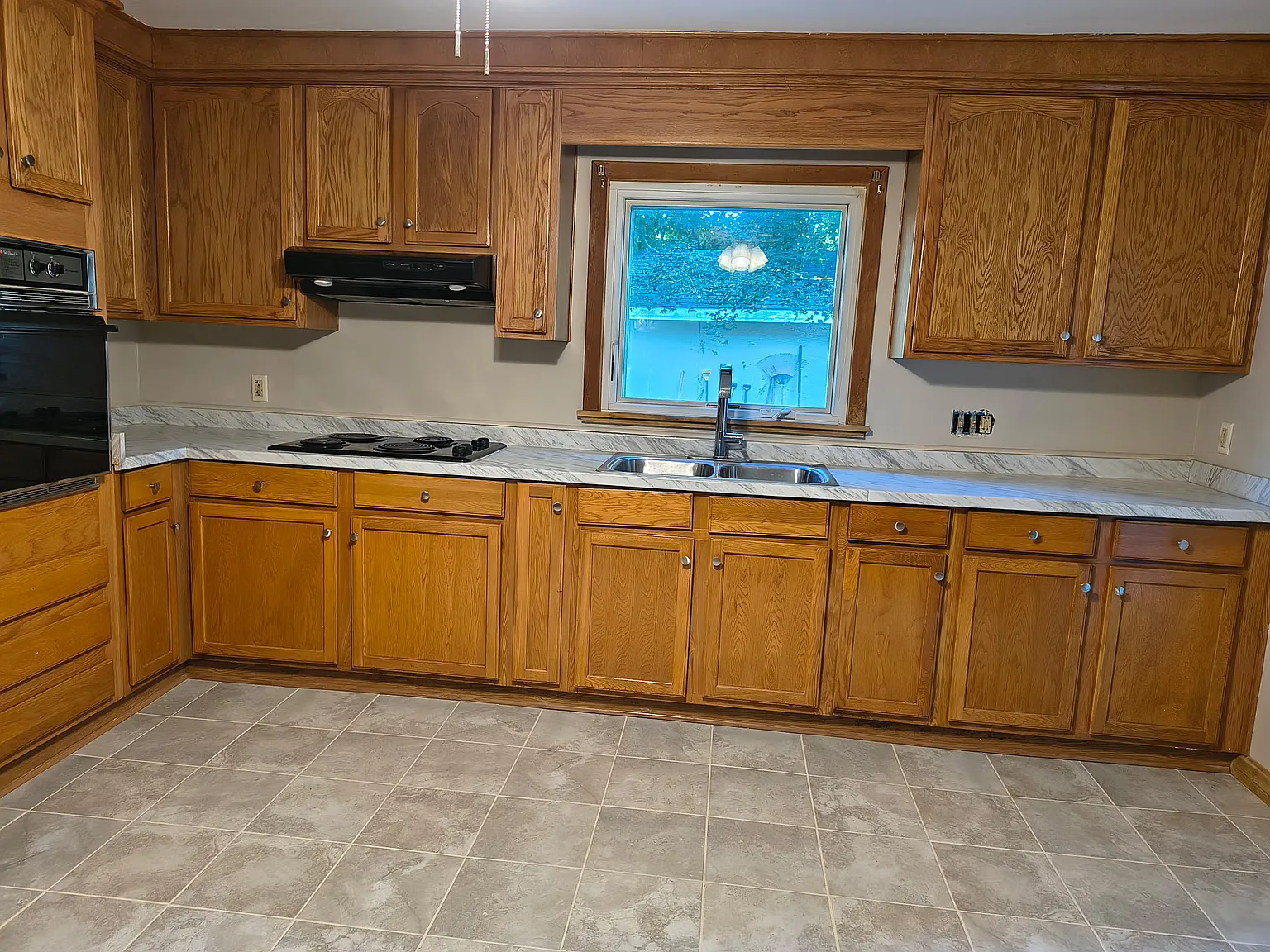 3 bed, 2218 sqft, $2,750 — Photo 2