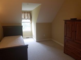 8049 Gatehouse Rd #18, Falls Church, VA 22042