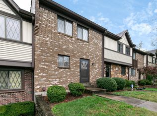 9370 Loch Lea Ln, Louisville, KY 40291