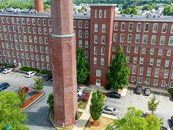 52 Lawrence Dr #M207, Lowell, MA 01854