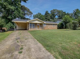 1902 Green Acres Rd, Jacksonville, AR 72076