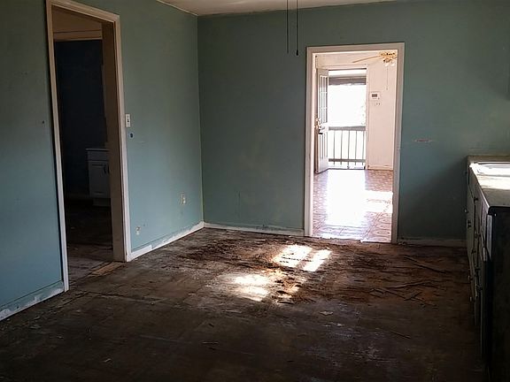 4th image of 319 Cenac St