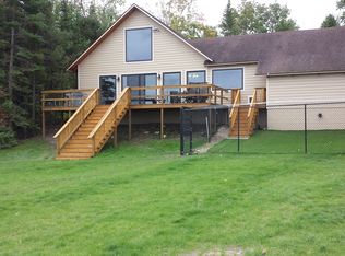 7657 Nine Mile Point Dr, Charlevoix, MI 49720