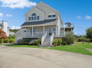 5 Washington Dr, Hampton Bays, NY 11946