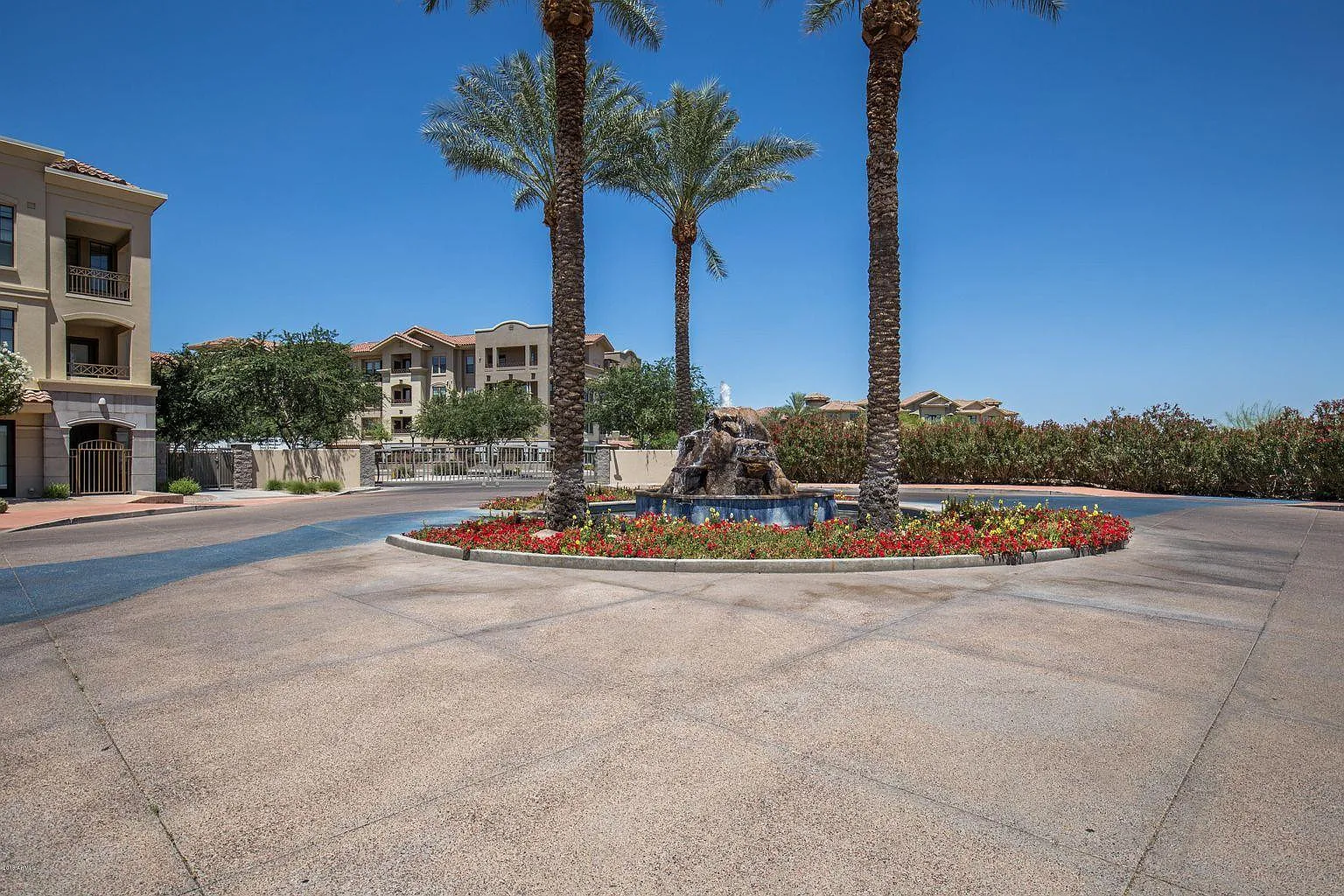 1 bed, 1.0 bath, 1001 sqft, $2,650 — Photo 3
