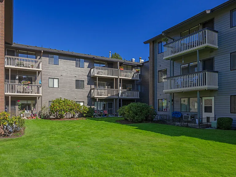 Creekside Village Retirement Residence — Photo 28
