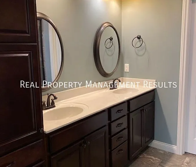 9399 Millicent Ct — Photo 15