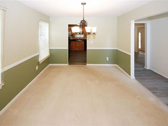 4th image of 568 Wren Walk
