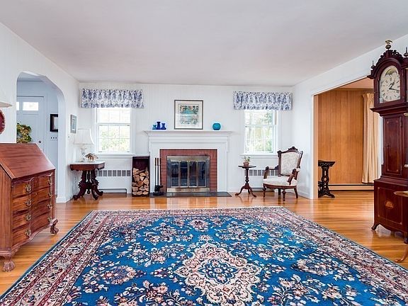 3rd image of 105 Woodchester Dr