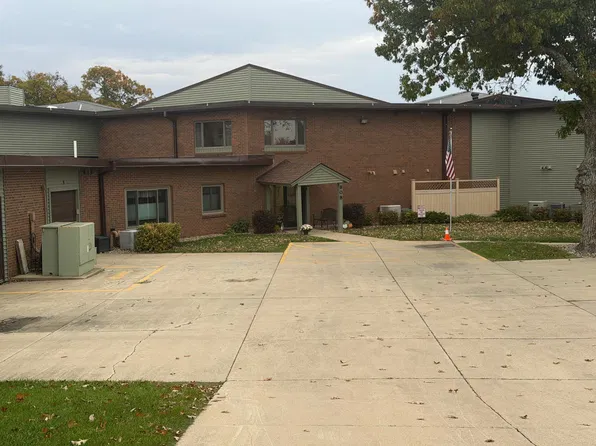 808 Lake Chapeau Dr APT 102, Albert Lea, MN 56007