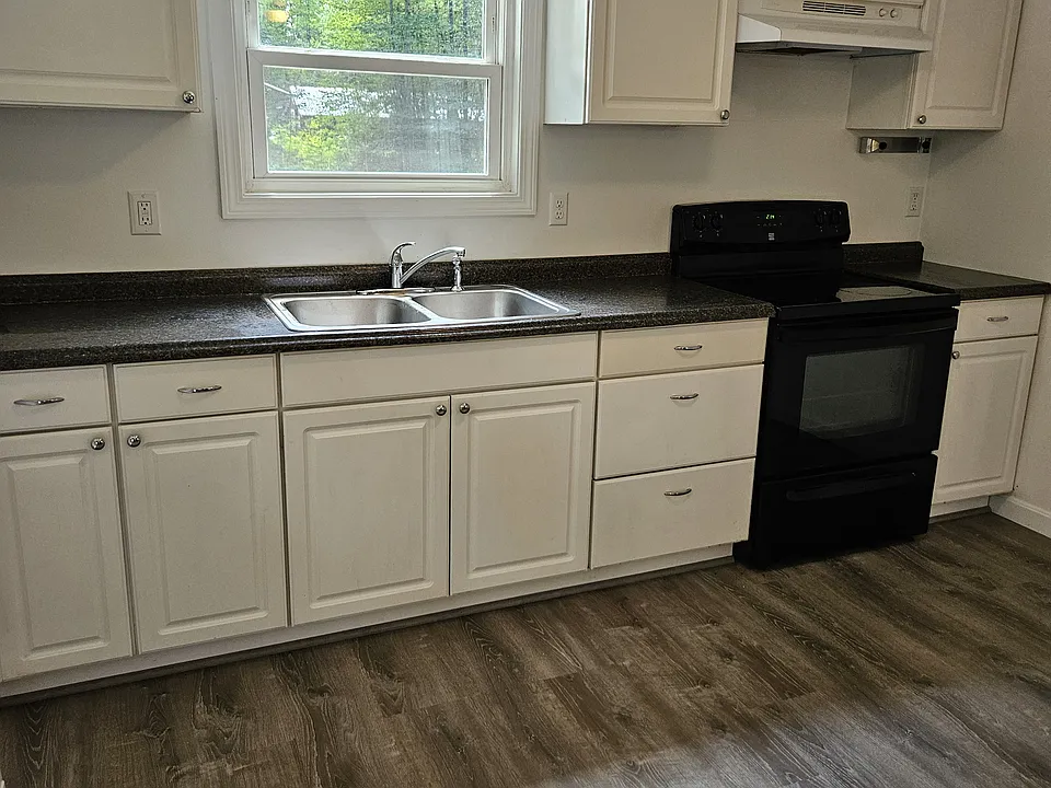 202 Maple Rd #1