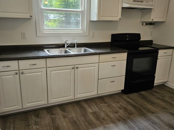 202 Maple Rd #1