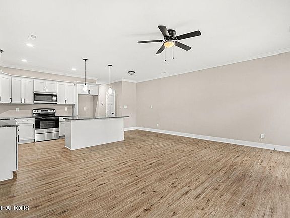 4th image of 713 Haig St Lot 15