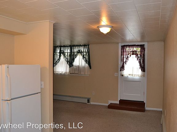 5th image of 614 Washington St APT 6