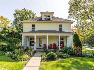 704 Spencer Rd, Brighton, MI 48116