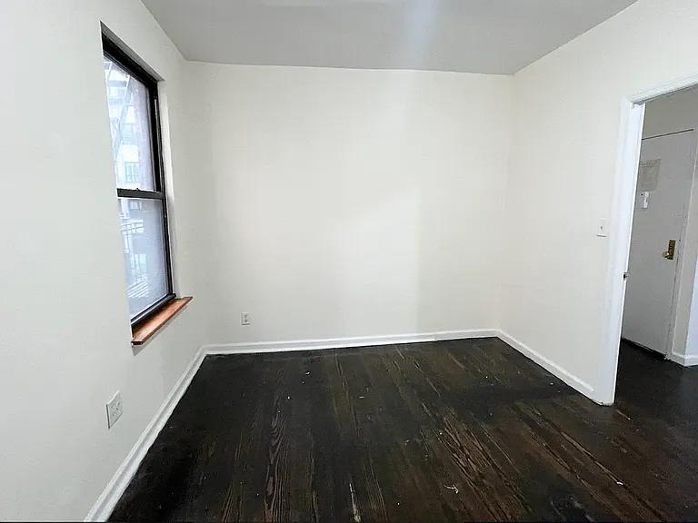 221 E 35th St #3E — Photo 3