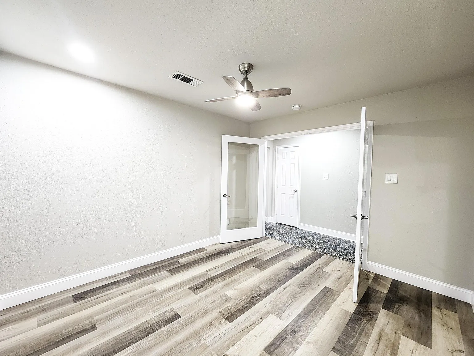 3 bed, 2.0 bath, 1693 sqft, $1,800 — Photo 4