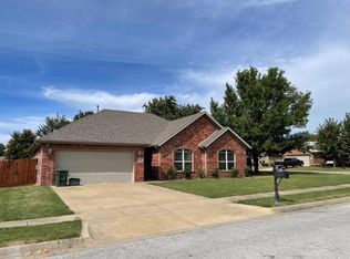 2623 Fire Fly Catch Dr, Fayetteville, AR 72703