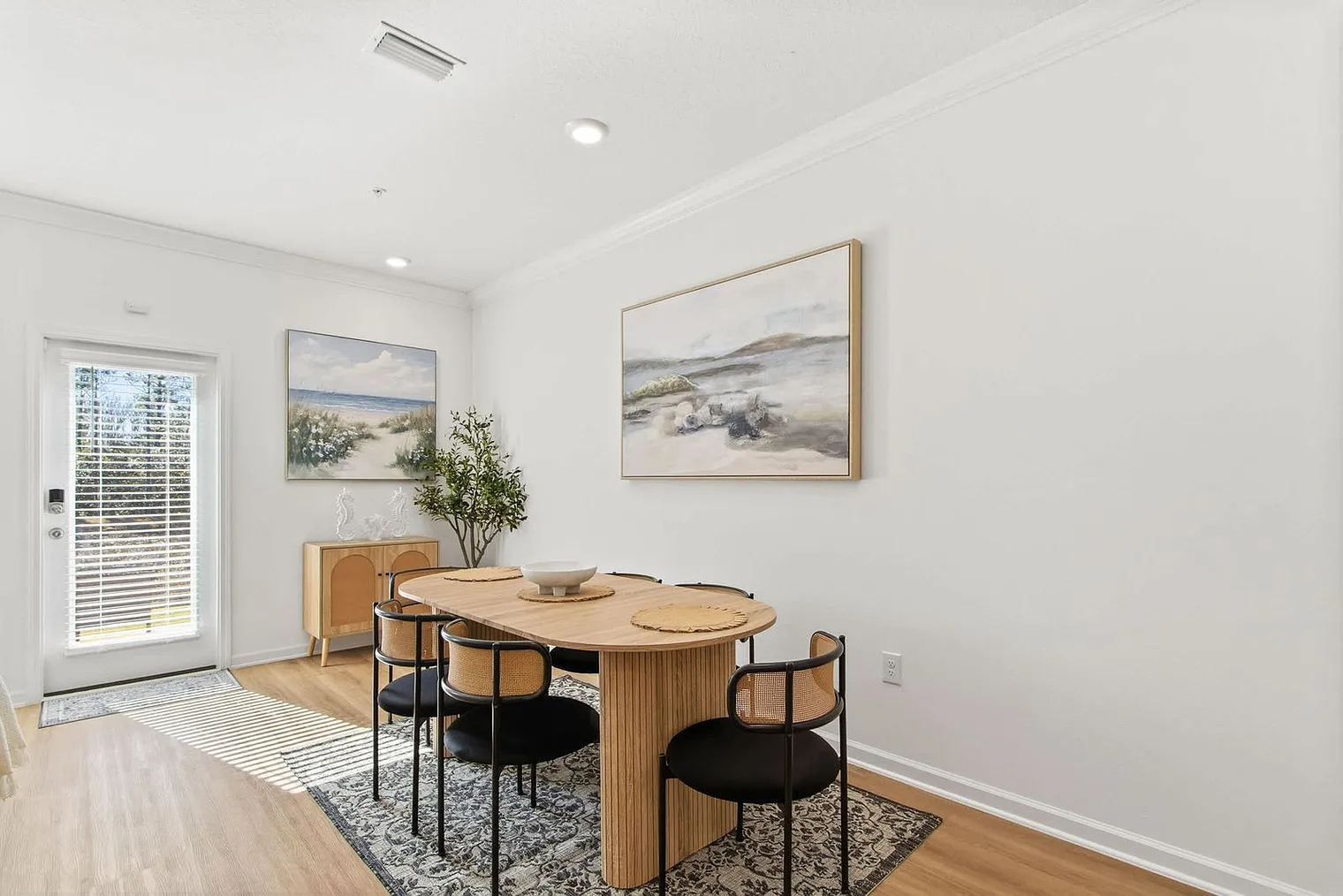 3 bed, 3.0 bath, 1797 sqft, $2,639 — Photo 2