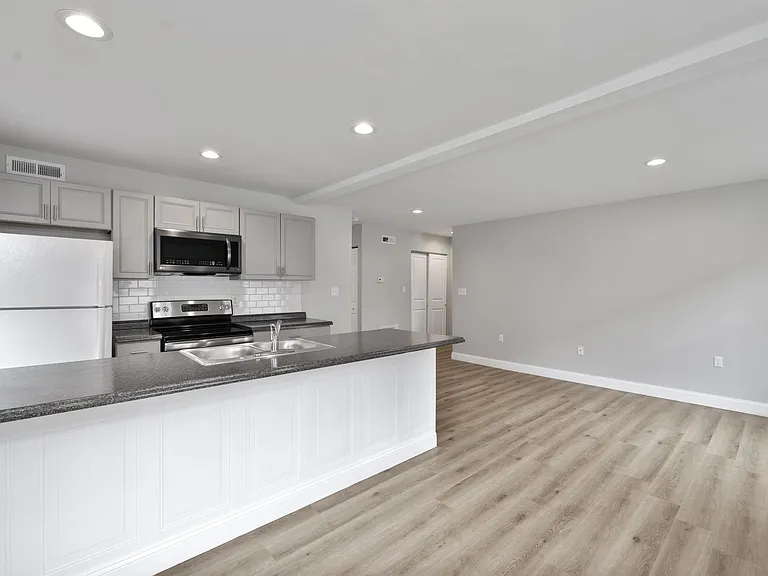 274 McCullough St #5 — Photo 2