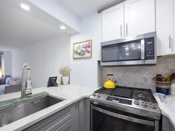 200 East 27th Street 2P image 13 of 14