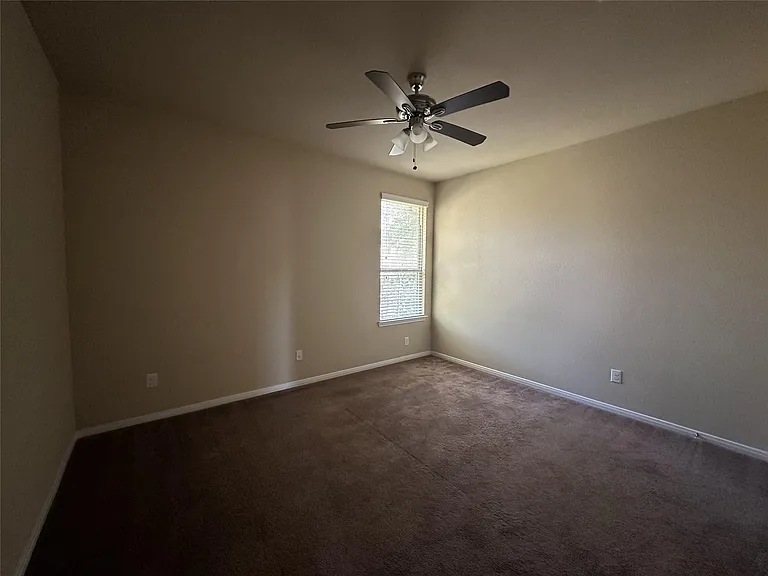2438 Garden Falls Dr — Photo 15