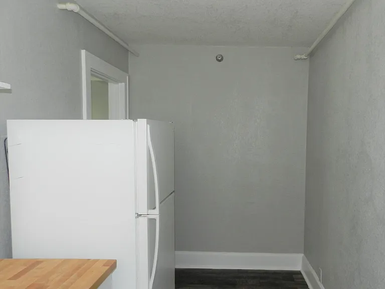250 11th Ave NE #8 — Photo 12