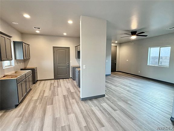 5th image of 1741 Lucille Ave