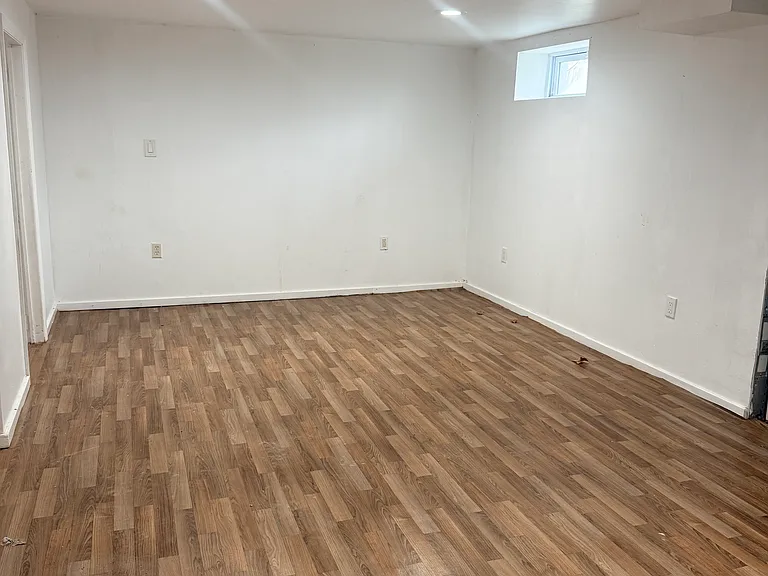 786 New Scotland Ave — Photo 24