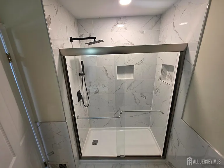 1301 Dahlia Cir — Photo 19
