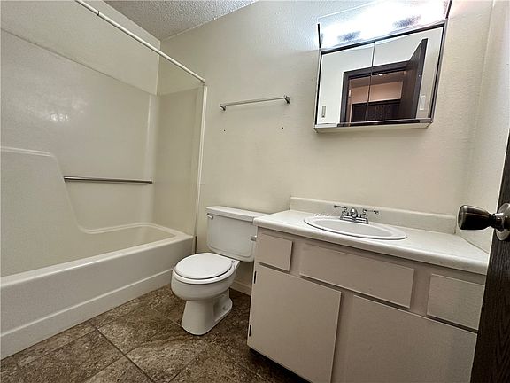 4th image of 1205 W Sunset Dr