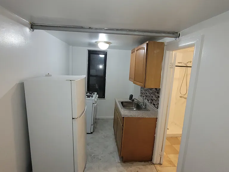 1841 Mohegan Ave #15 — Photo 5