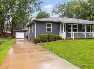 607 SE 4th St #1/2, Lees Summit, MO 64063