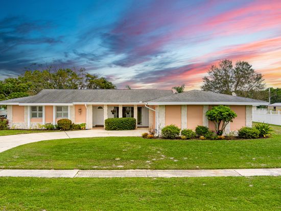 1785 SE Elrose Street, Port Saint Lucie, FL 34952