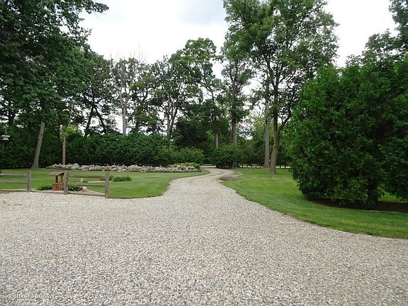 3rd image of 11860 Ebeling Rd
