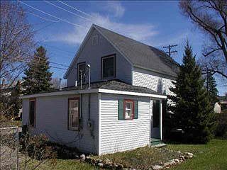 2nd image of 111 N Park St