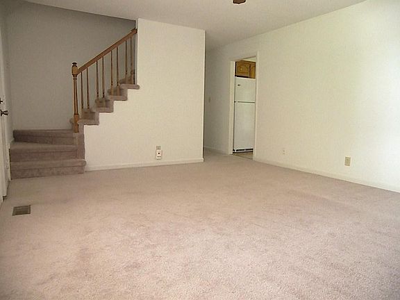 3rd image of 333 Southern Dr