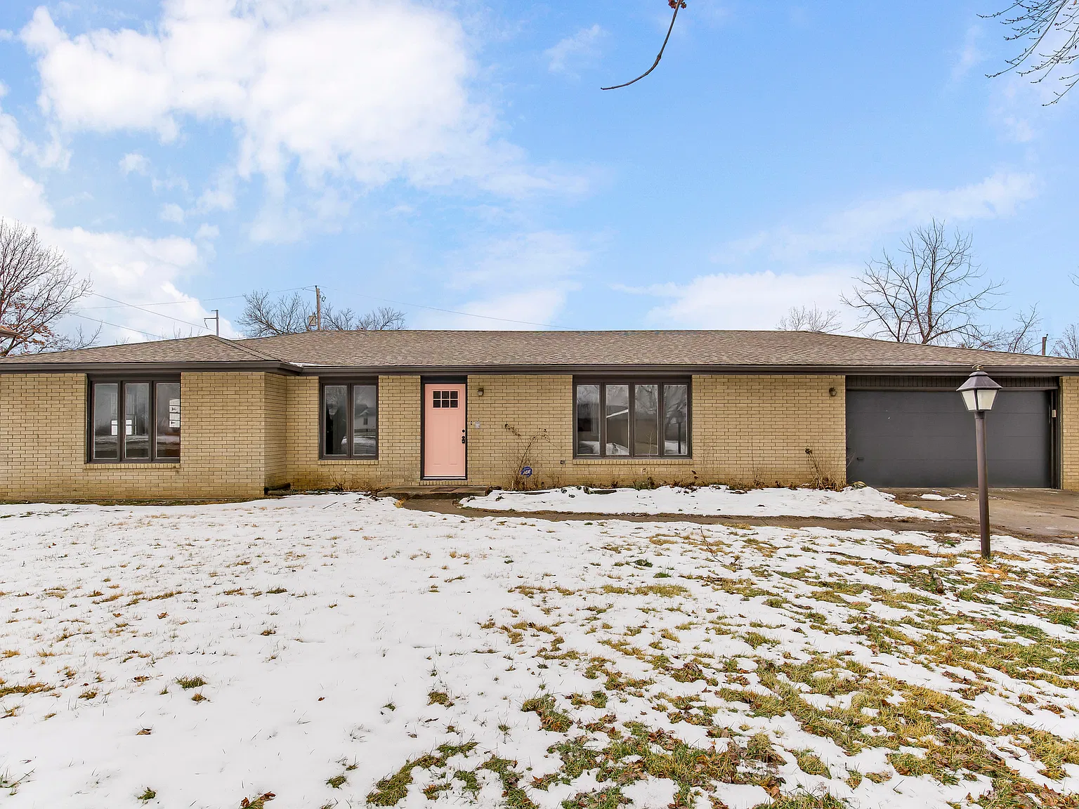 4 bed, 2.5 bath, 1798 sqft, $2,500 — Photo 1