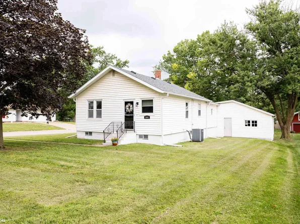 1001 N 8th St, Chariton, IA 50049