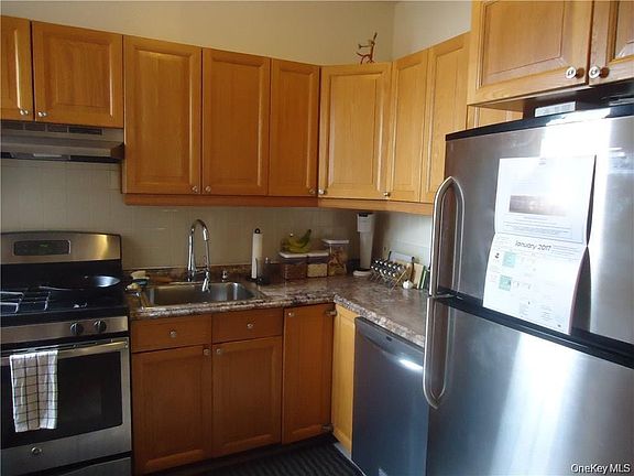 4th image of 33 Washington Ave APT 2L